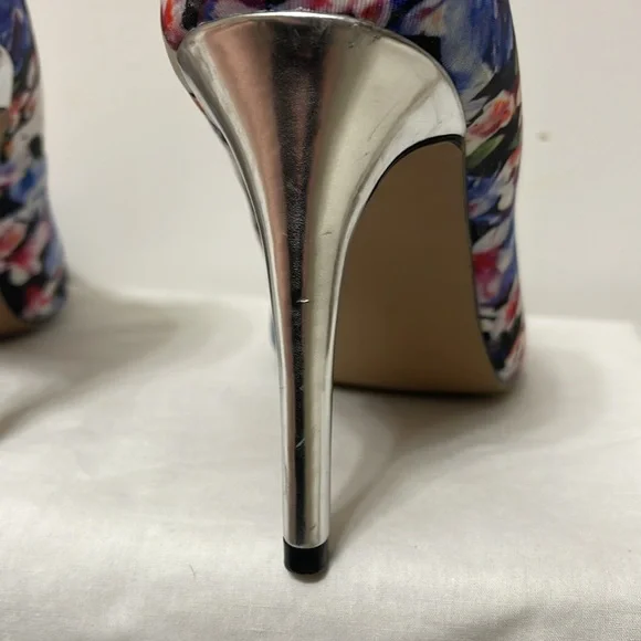 Floral heels, size 7 - Picture 6 of 7